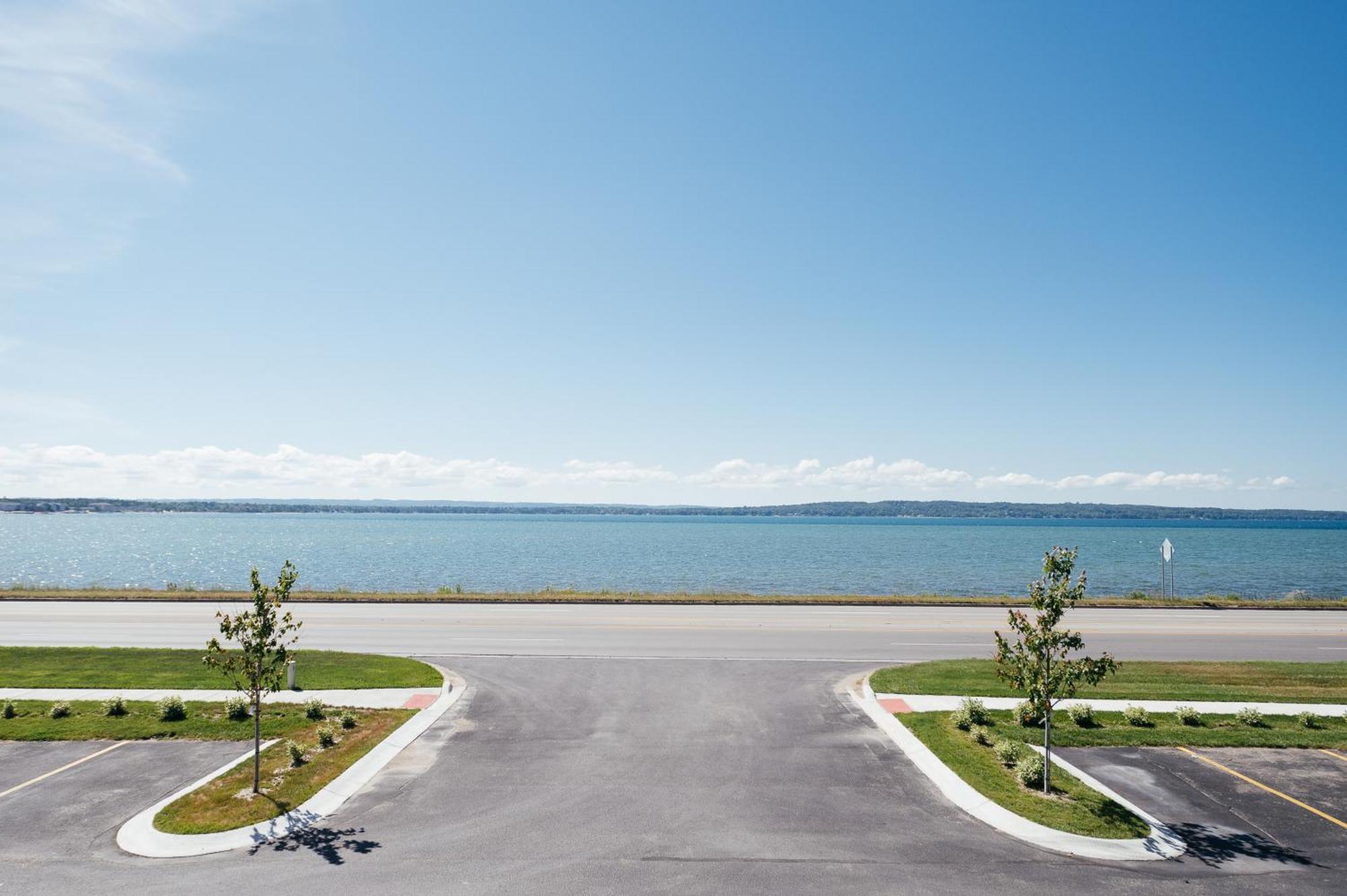 Kasa Gold Coast Inn Traverse City Bagian luar foto