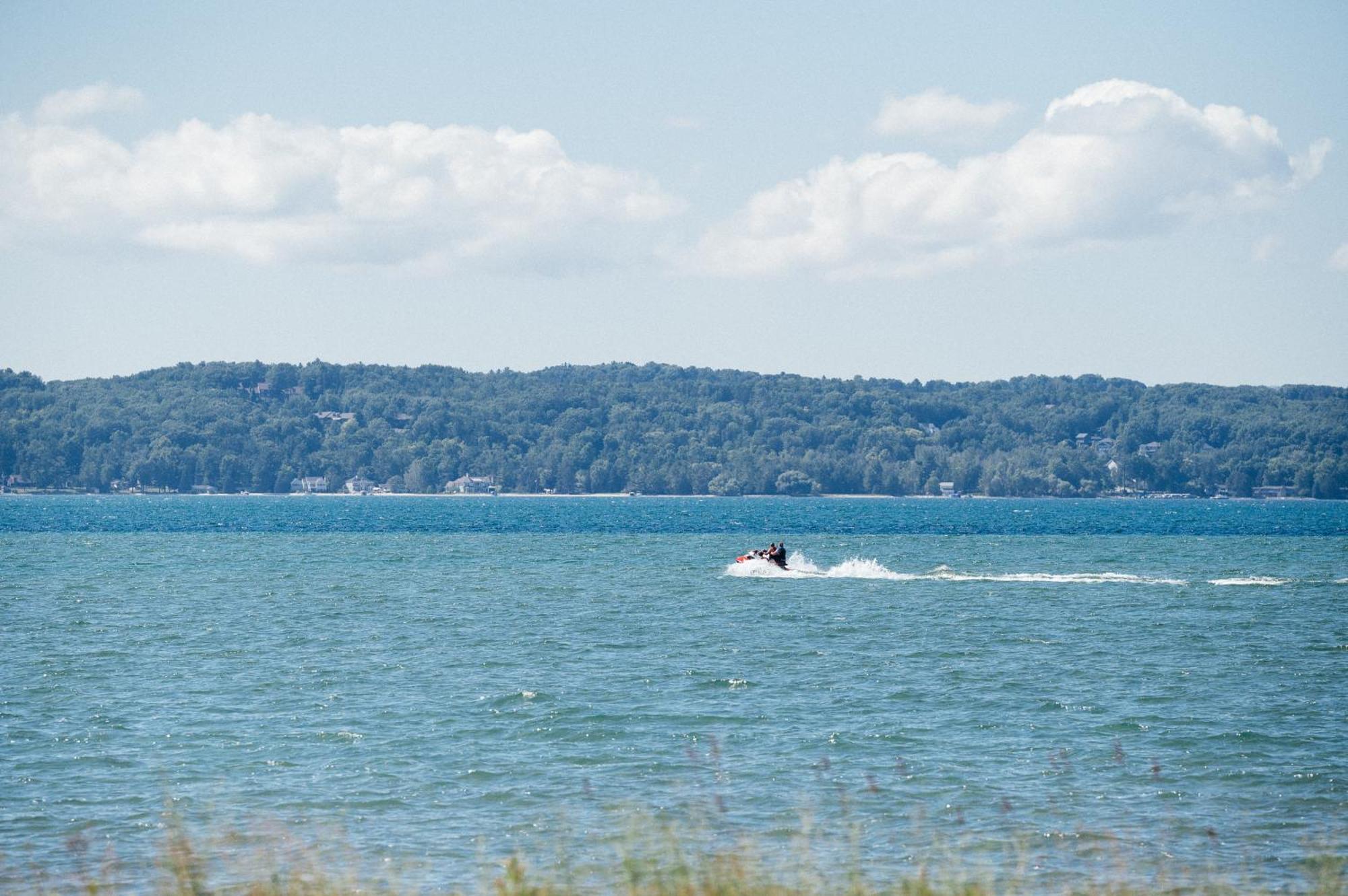 Kasa Gold Coast Inn Traverse City Bagian luar foto
