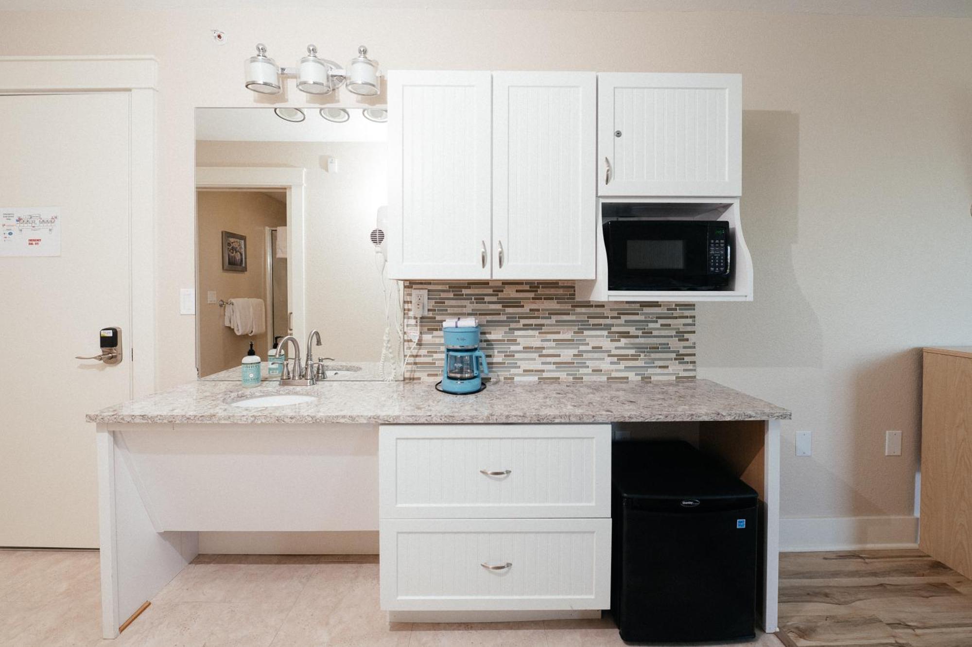 Kasa Gold Coast Inn Traverse City Bagian luar foto