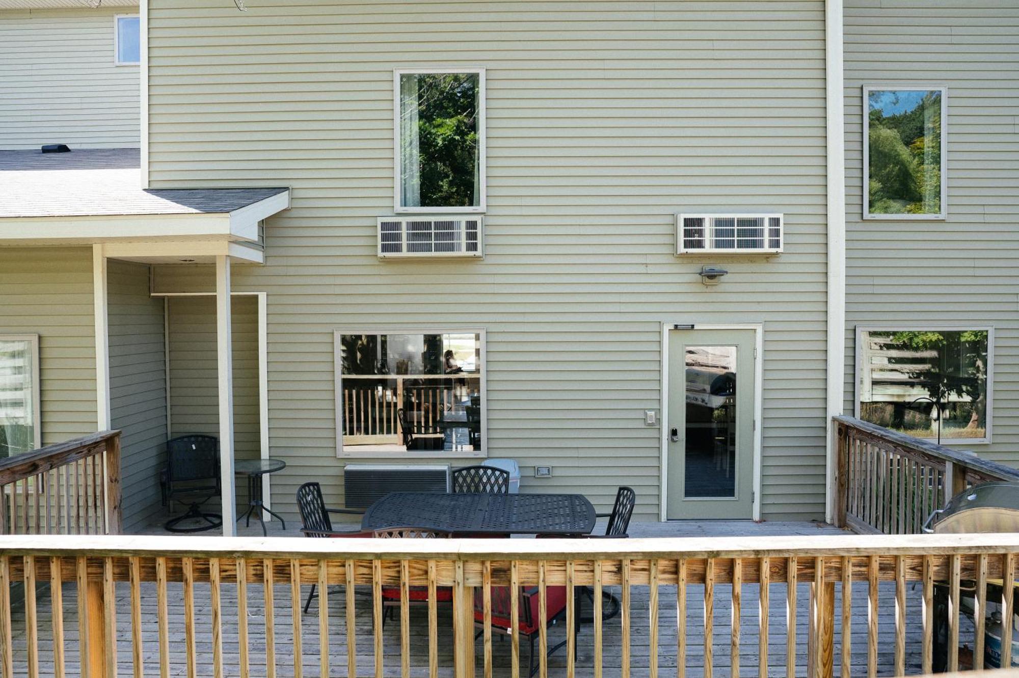 Kasa Gold Coast Inn Traverse City Bagian luar foto