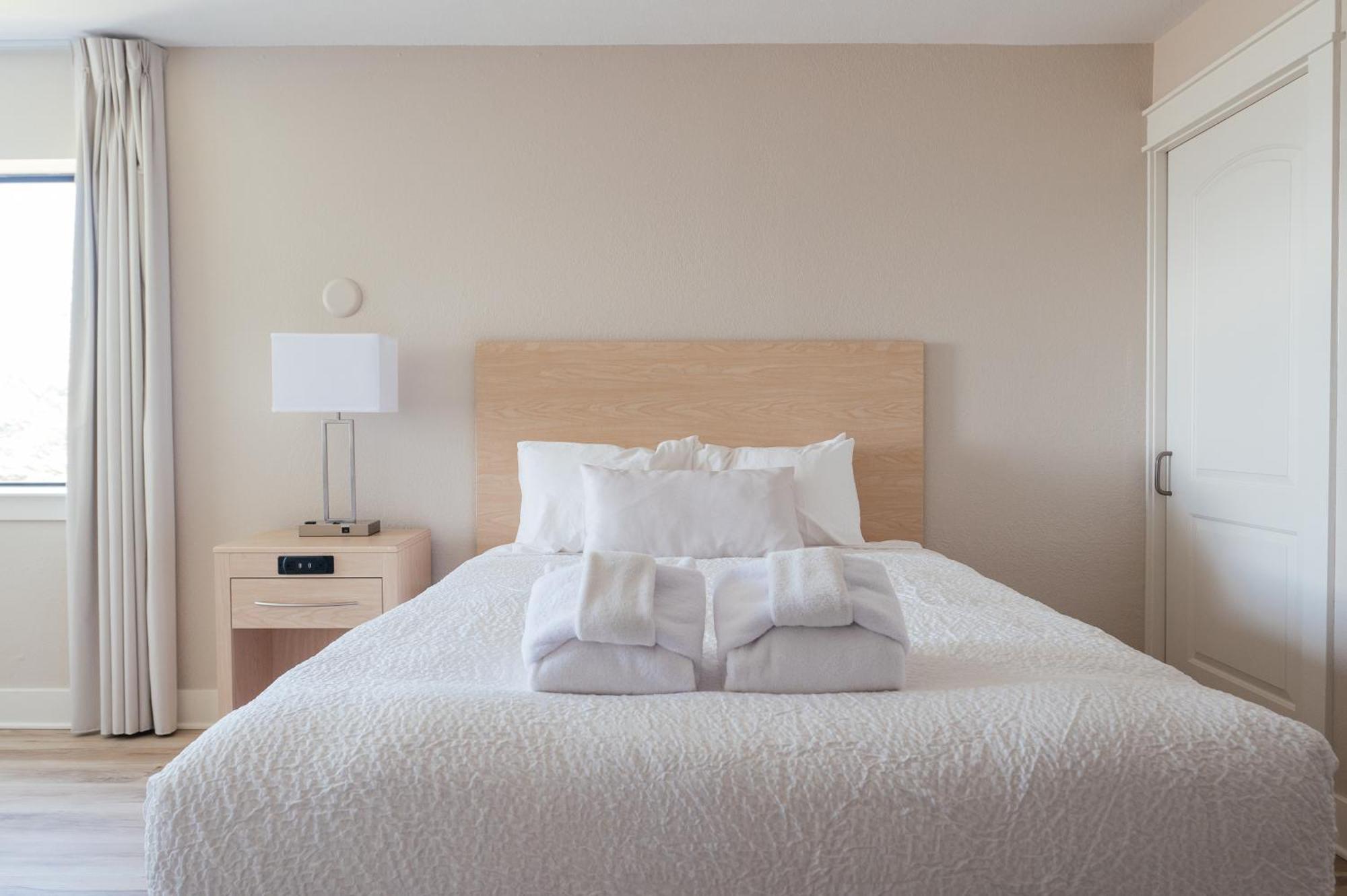 Kasa Gold Coast Inn Traverse City Bagian luar foto